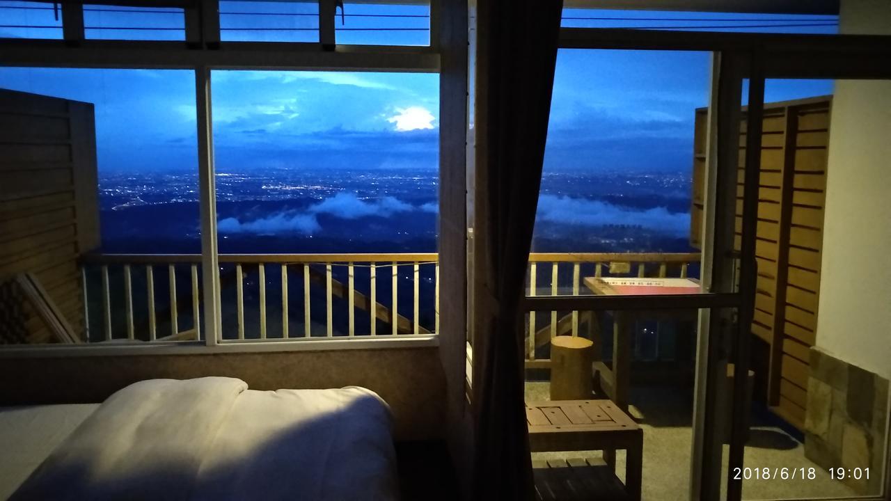Sky Lounge B&B Zhushan Zewnętrze zdjęcie